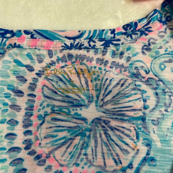 Lilly Pulitzer Etta V-Neck Tee - Picture 4 of 8